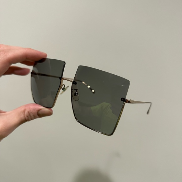 Fendi Black Lens Oversized Gold Frame Sunglasses